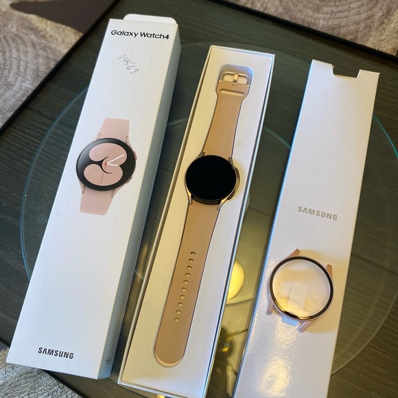 Samsung Galaxy Watch4 - Gold and Black - Picture 1 of 3